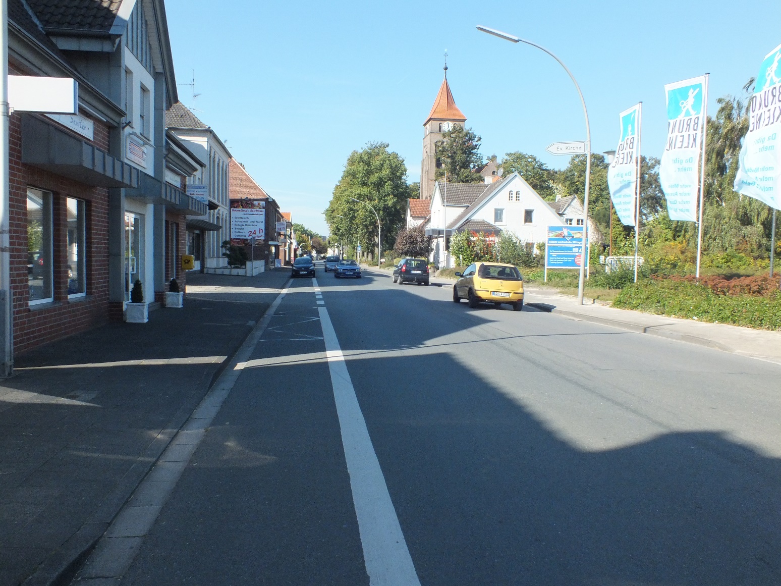 Bild: Die CDU-Fraktion hat beantragt, dass im Rahmen der Sanierung auch ein verbreiterter Rad- und Gehweg  auf der Jakobistraße entsteht.